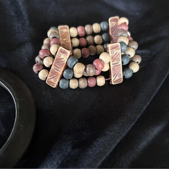 Wood boho jewelry bundle African style - Picture 4 of 4